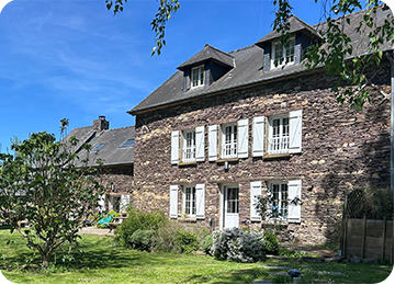 Longère en pierre Beignon