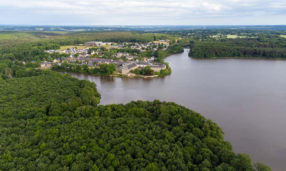 étang et abbaye de Paimpont